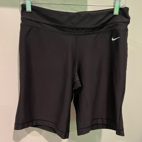 Nike Black Bike Shorts with Moisture-Wicking Fabric - Picture 3 of 10